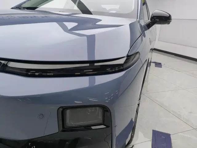 Leapmotor B01 — Фото автомобиля 5