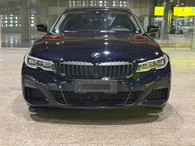 Фотография автомобиля — BMW 3 Series