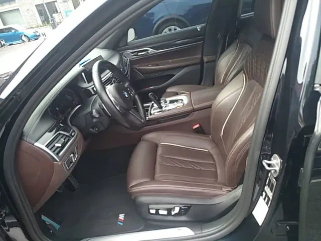 BMW 7 Series — Фото автомобиля 14