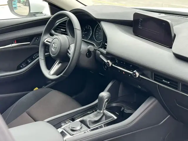 Mazda Axela — Фото автомобиля 6