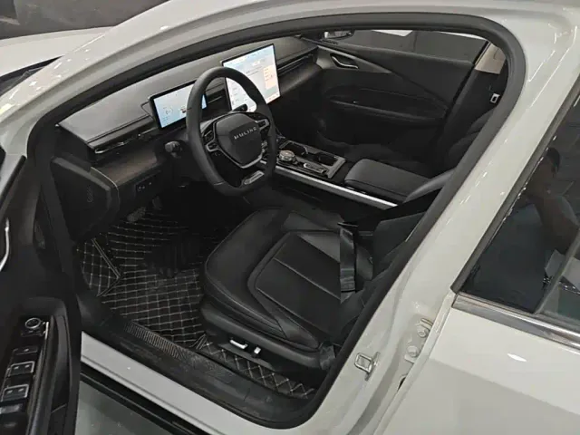 Wuling Starlight — Фото автомобиля 14
