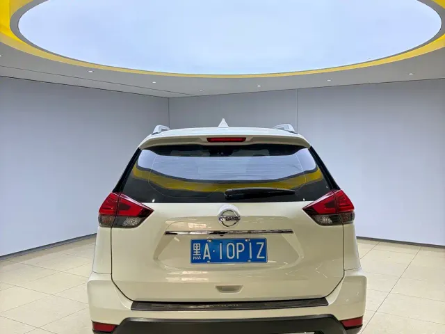 Nissan X-Trail — Фото автомобиля 5
