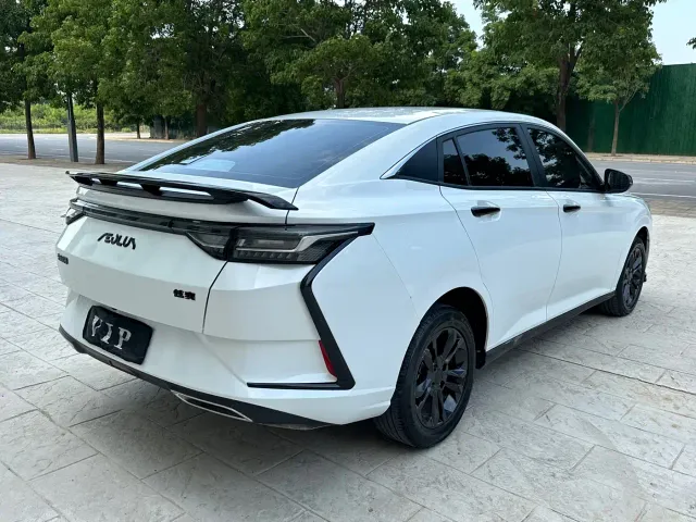 Dongfeng Yixuan — Фото автомобиля 8
