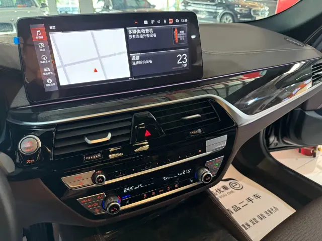 BMW 5 Series — Фото автомобиля 22