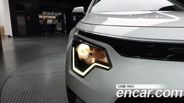 Kia Niro — Фото автомобиля 7