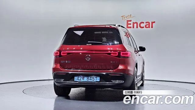 Mercedes-Benz EQB — Фото автомобиля 4