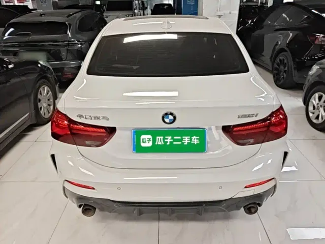 BMW BMW 1 Series 2023 125i M Sport Shadow Edition — Фото автомобиля 5