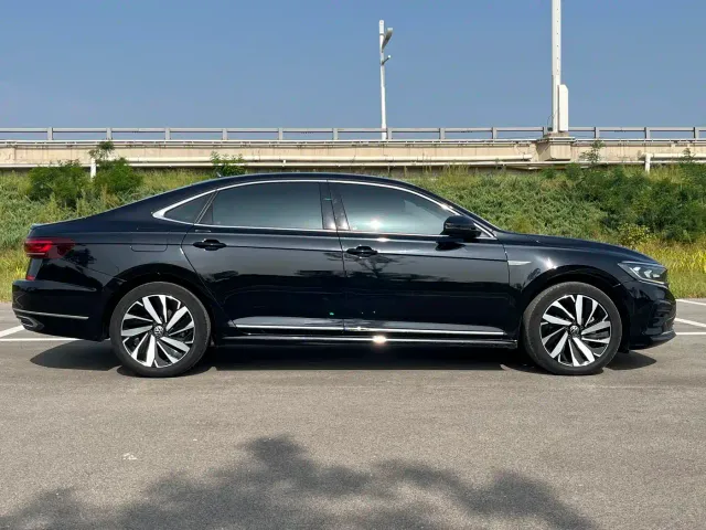 Volkswagen Passat — Фото автомобиля 20