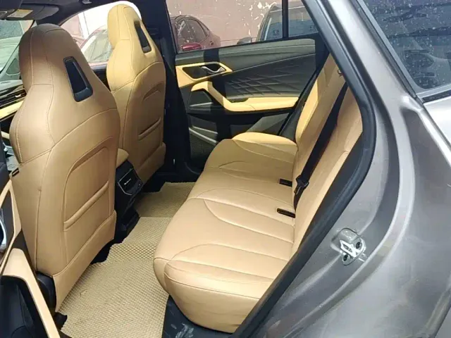 Roewe RX5 — Фото автомобиля 16