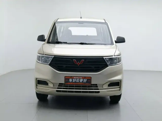 Wuling Hongguang V — Фото автомобиля 3