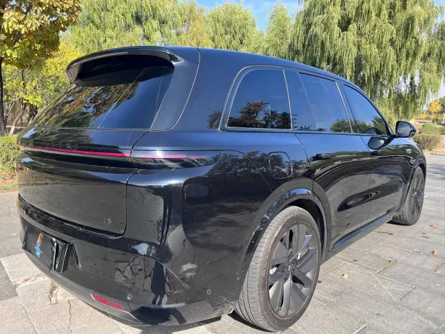 Li Auto L8 — Фото автомобиля 7