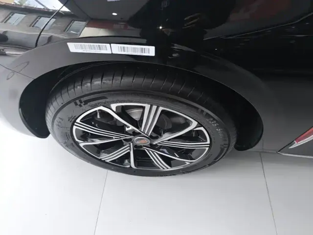 Hongqi Hongqi H5 PHEV 2025 130 Super Hybrid Edition — Фото автомобиля 22