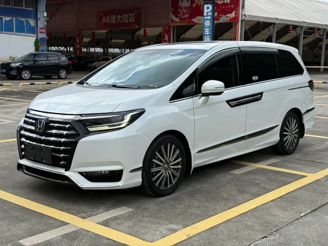 Honda Elysion — Фото автомобиля 3