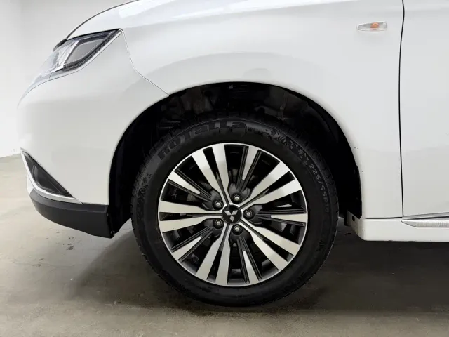 Mitsubishi Outlander — Фото автомобиля 23