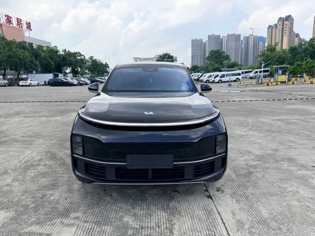 Li Auto L8 — Фото автомобиля 2