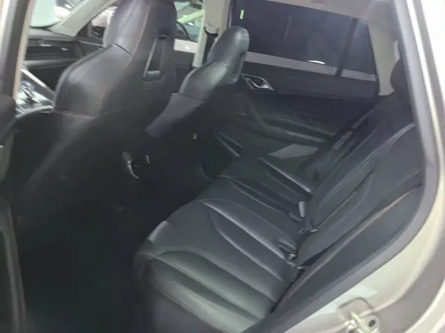 Roewe RX5 — Фото автомобиля 16