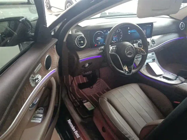 Mercedes-Benz E-Class — Фото автомобиля 11