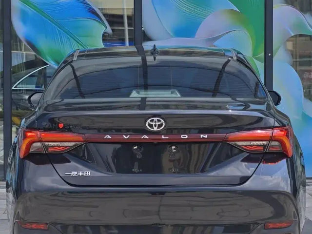 Toyota Avalon — Фото автомобиля 15