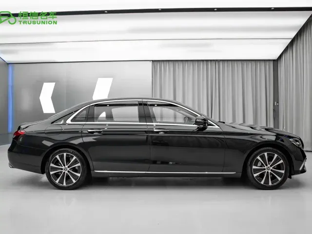 Mercedes-Benz E-Class — Фото автомобиля 7
