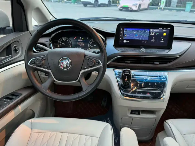 Buick GL8 — Фото автомобиля 6
