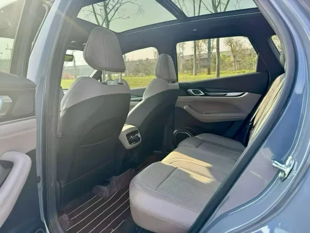 Geely Boyue L — Фото автомобиля 6