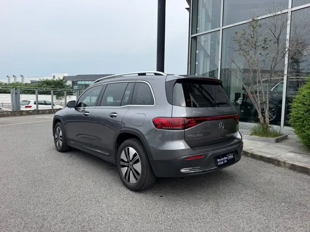 Mercedes-Benz EQB — Фото автомобиля 12