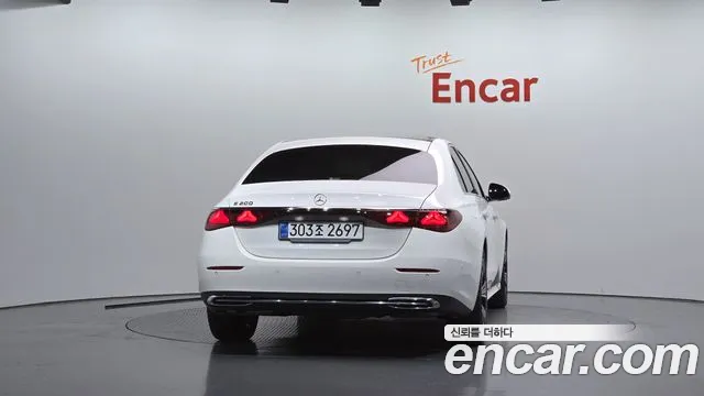 Mercedes-Benz E-Class W214 — Фото автомобиля 3