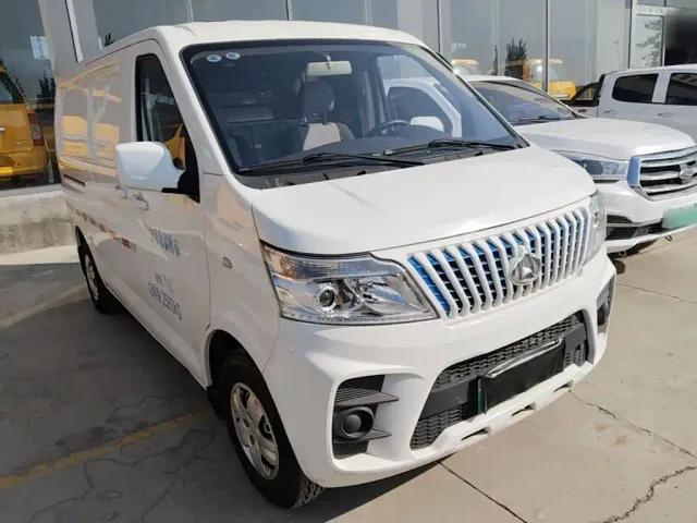 Changan Ruixing EM60 — Фото автомобиля 3