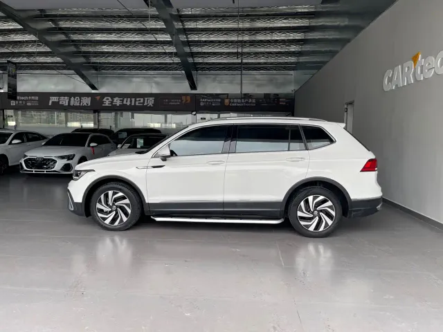 Volkswagen Tiguan L — Фото автомобиля 8