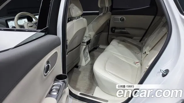 Genesis GV60 — Фото автомобиля 12
