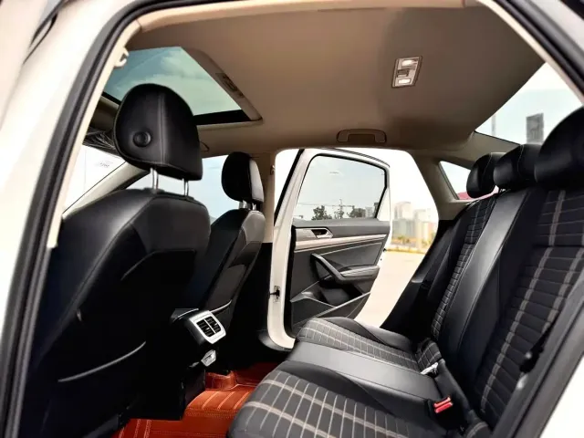 Volkswagen Lavida 2022 1.5L Auto Comfort Edition — Фото автомобиля 13