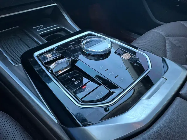 BMW 7 Series — Фото автомобиля 12