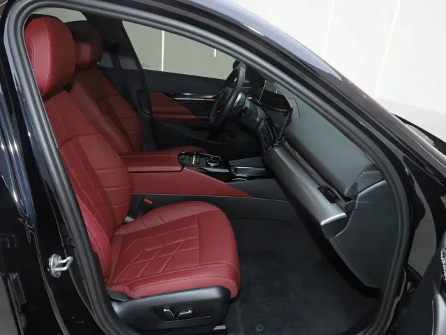 BMW 5 Series — Фото автомобиля 9