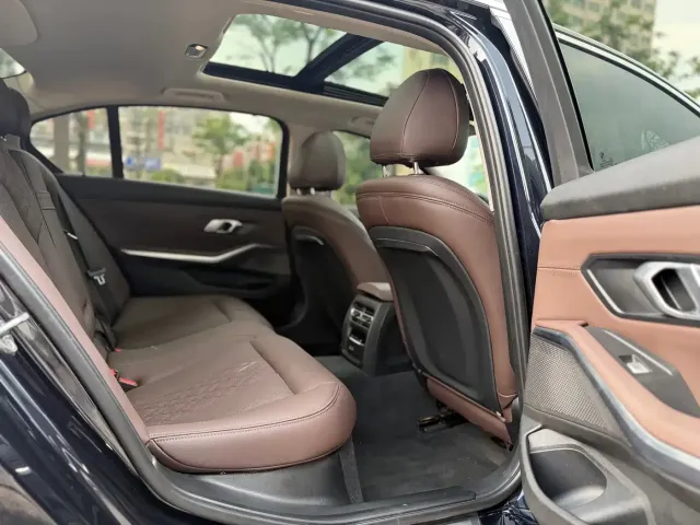 BMW 3 Series — Фото автомобиля 10