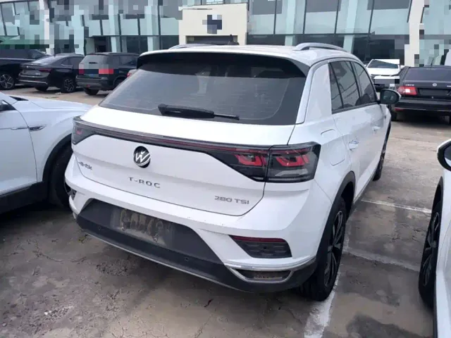 Volkswagen T-Roc — Фото автомобиля 6