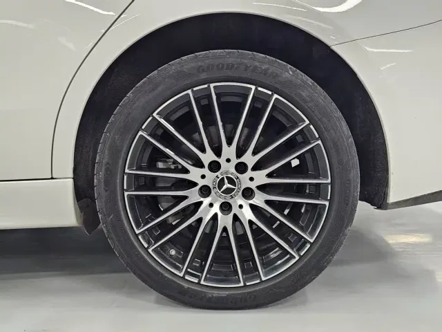 Mercedes-Benz C-Class — Фото автомобиля 21
