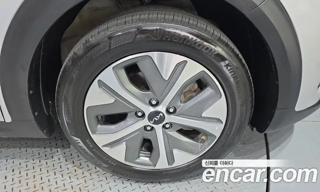 Kia Niro — Фото автомобиля 6