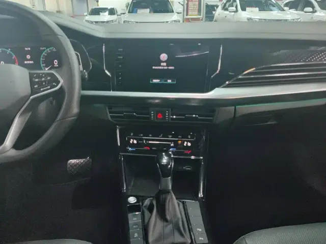 Volkswagen Passat — Фото автомобиля 13