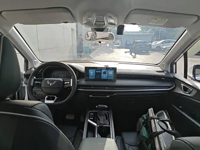 Wuling Jiachen — Фото автомобиля 9