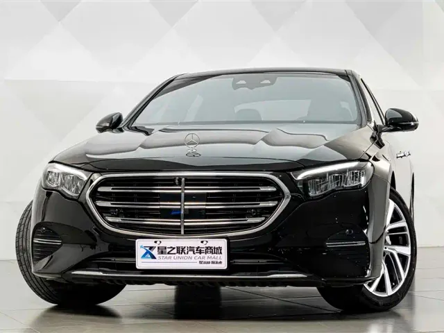 Mercedes-Benz E-Class — Фото автомобиля 3