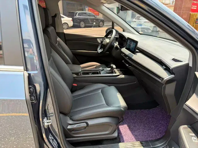 Wuling Jiachen — Фото автомобиля 9
