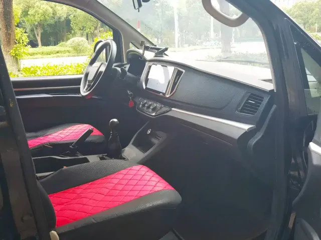 Dongfeng Fengxing Lingzhi 2022 M5L 1.6L Utility 7-Seater — Фото автомобиля 4