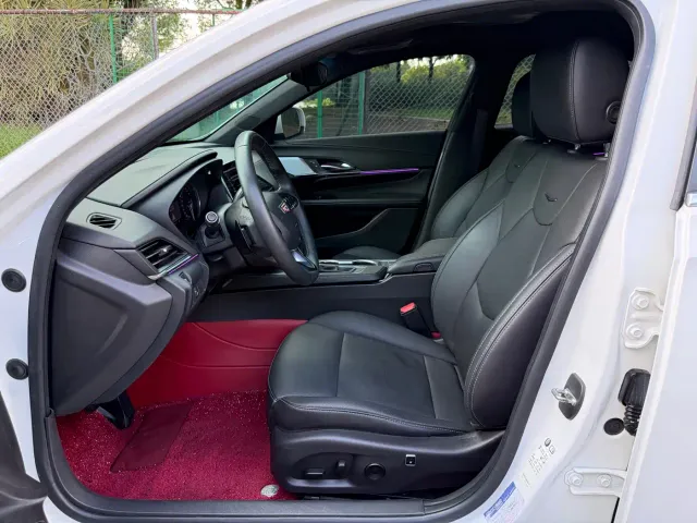 Cadillac CT4 — Фото автомобиля 10