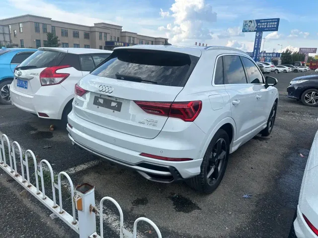 Audi Q3 — Фото автомобиля 4