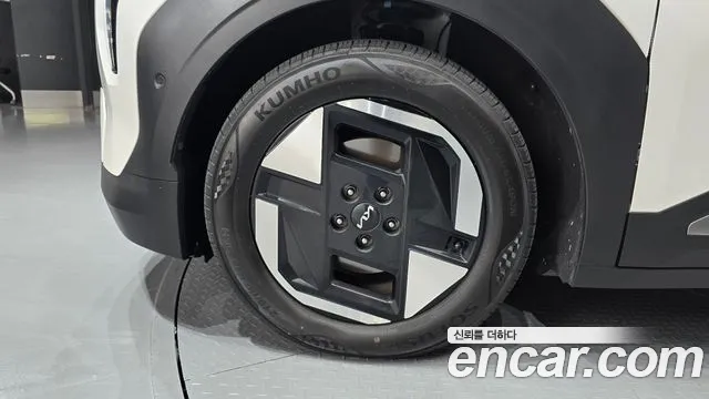 Kia EV3 Long Range 2WD — Фото автомобиля 3
