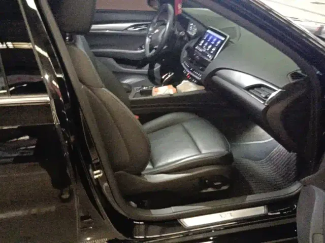Cadillac CT5 — Фото автомобиля 24