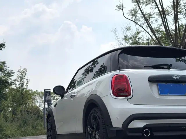 MINI MINI 2023 1.5T COOPER Artist — Фото автомобиля 7