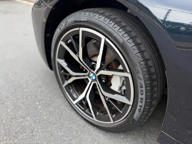 BMW 5 Series — Фото автомобиля 14