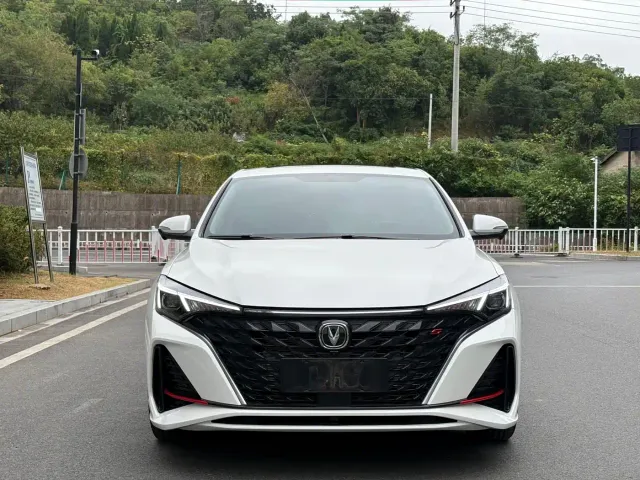 Фотография автомобиля — Changan Eado
