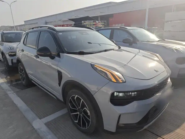 Lynk & Co 01 — Фото автомобиля 21